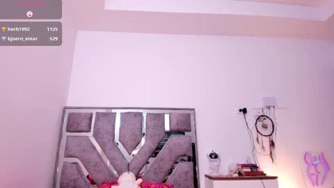 Vanessa online show from 02-26-25, 06:00