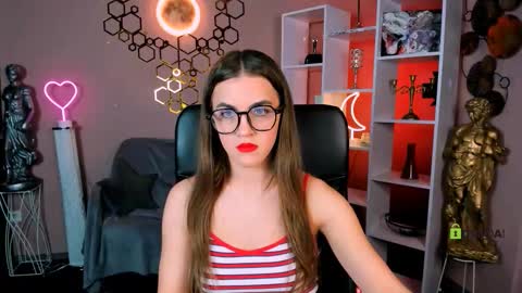 Snapshot of lixy_bloom chatting on 10-18-25, 12:28 lixy_bloom online show from 10-18-25, 12:28