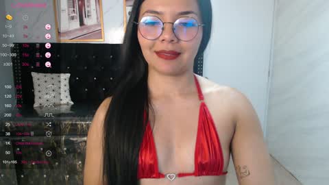 Snapshot of liz25_b chatting on 01-14-25, 09:13 Liz online show from 01-14-25, 09:13