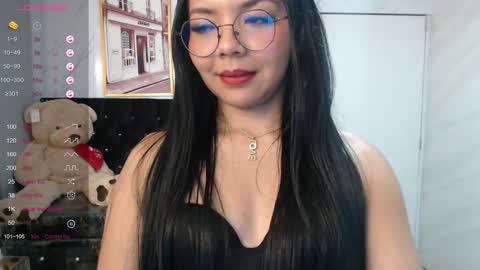 Snapshot of liz25_b chatting on 01-18-25, 06:13 Liz online show from 01-18-25, 06:13