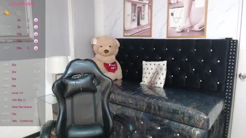 Snapshot of liz25_b chatting on 01-31-25, 03:09 Liz online show from 01-31-25, 03:09