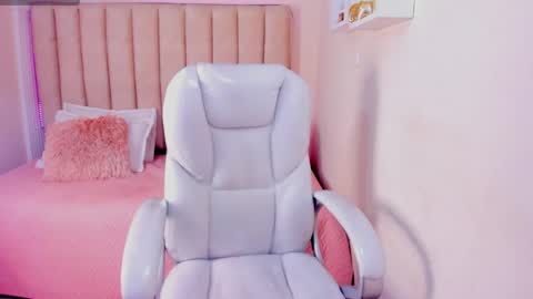 LIZ online show from 02-12-25, 09:01