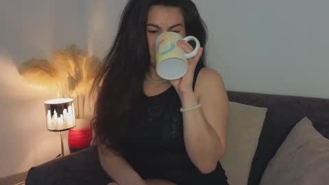 liz online show from 02-02-25, 03:17