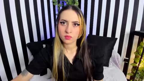 Liz  online show from 11-02-25, 02:36