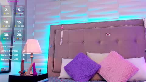 Snapshot of liz_grey_ chatting on 12-24-24, 02:43    online show from 12-24-24, 02:43