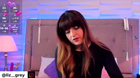 Snapshot of liz_grey_ chatting on 01-10-25, 09:10    online show from 01-10-25, 09:10