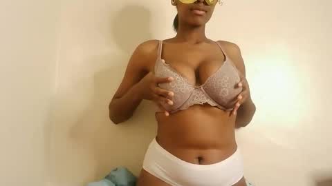 Snapshot of liz_lovie chatting on 05-13-26, 06:05 liz_lovie online show from 05-13-26, 06:05