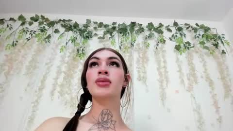 Liz Luna online show from 06-12-26, 09:35