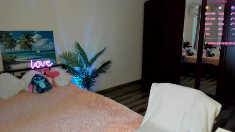 Snapshot of lizabelle_ chatting on 06-07-26, 02:32 Liza online show from 06-07-26, 02:32