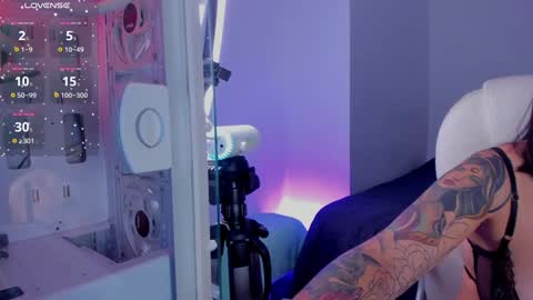 Liza online show from 12-26-24, 02:44