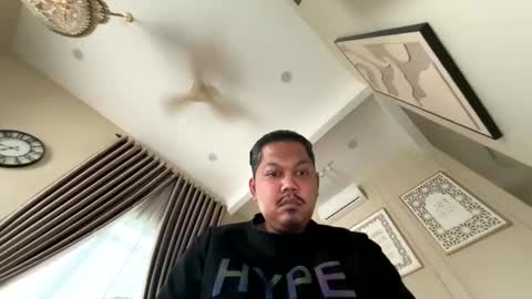 Snapshot of lizawati chatting on 10-11-25, 10:47 amysolo30 online show from 10-11-25, 10:47