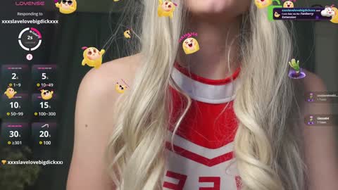 Snapshot of lizbethcoll chatting on 01-09-25, 01:29 Sunnheart online show from 01-09-25, 01:29