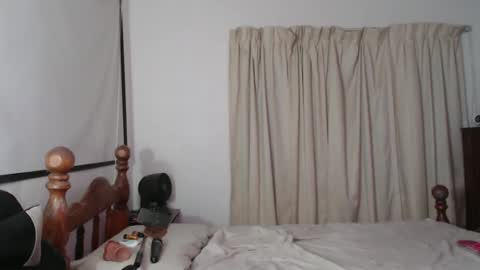 Snapshot of lizicherystrawbery chatting on 02-12-25, 02:32 Lizi Chery Strawbery online show from 02-12-25, 02:32