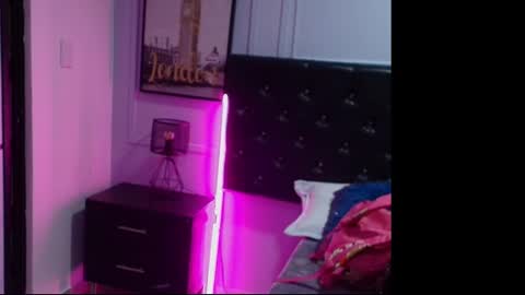 Lizz  online show from 12-19-24, 11:18