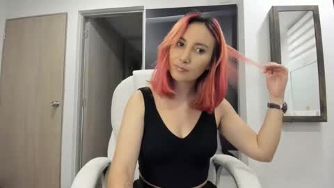 Snapshot of lizzdoux chatting on 12-16-25, 03:00 lizzdoux online show from 12-16-25, 03:00