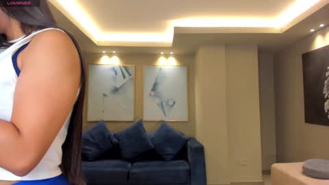 Snapshot of lizzhamilton_ chatting on 01-07-25, 01:14 Lizzi  online show from 01-07-25, 01:14