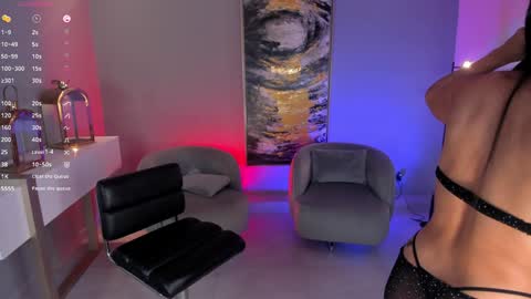 Snapshot of lizzhamilton_ chatting on 01-09-25, 01:39 Lizzi  online show from 01-09-25, 01:39