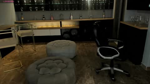 Snapshot of lizzhamilton_ chatting on 01-19-25, 09:13 Lizzi  online show from 01-19-25, 09:13