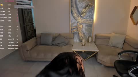 Snapshot of lizzhamilton_ chatting on 02-04-25, 11:27 Lizzi  online show from 02-04-25, 11:27