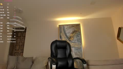 Snapshot of lizzhamilton_ chatting on 02-07-25, 05:10 Lizzi  online show from 02-07-25, 05:10