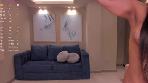 Snapshot of lizzhamilton_ chatting on 02-08-25, 03:21 Lizzi  online show from 02-08-25, 03:21