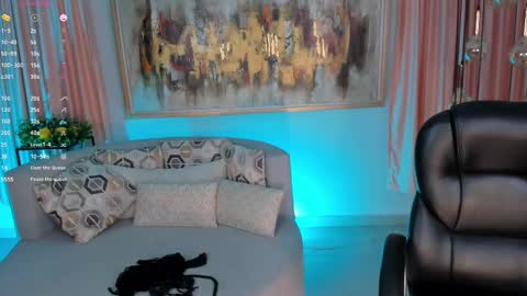 Snapshot of lizzhamilton_ chatting on 02-12-25, 05:26 Lizzi  online show from 02-12-25, 05:26