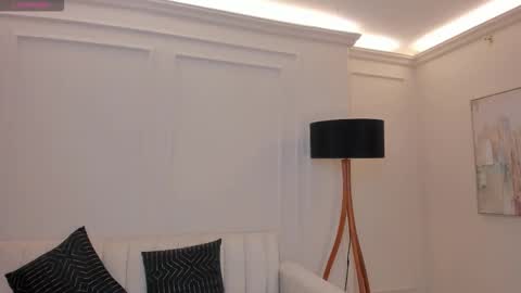 Snapshot of lizzhamilton_ chatting on 10-12-25, 06:40 Lizzi  online show from 10-12-25, 06:40