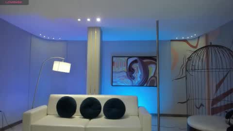 Snapshot of lizzhamilton_ chatting on 10-28-25, 08:55 Lizzi  online show from 10-28-25, 08:55