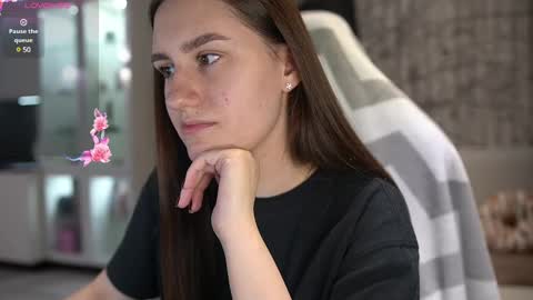 Snapshot of lizzi_fox chatting on 12-04-24, 02:31 Lizi-Fox online show from 12-04-24, 02:31