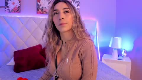 Snapshot of lizzi_hotman chatting on 05-24-26, 01:38 LIZZI online show from 05-24-26, 01:38
