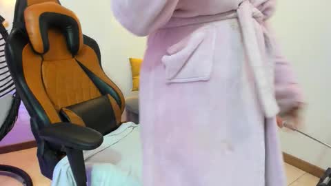 lizzie_williamss online show from 09-24-25, 03:43