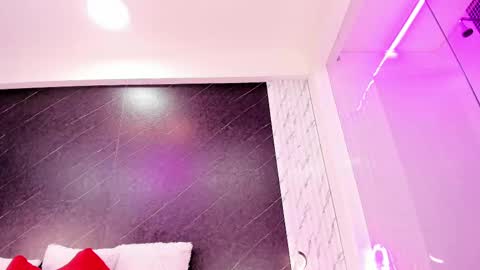 Snapshot of lizziierose chatting on 02-15-25, 03:28 I am Lizz online show from 02-15-25, 03:28