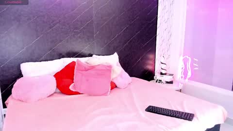 Snapshot of lizziierose chatting on 02-20-25, 12:04 I am Lizz online show from 02-20-25, 12:04