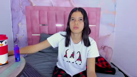 Snapshot of lizzmartin chatting on 12-07-24, 09:44 Sweet Lizz online show from 12-07-24, 09:44