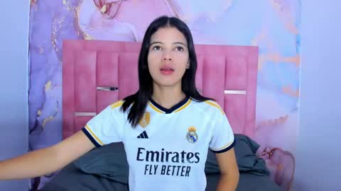 Snapshot of lizzmartin chatting on 02-05-25, 08:35 Sweet Lizz online show from 02-05-25, 08:35