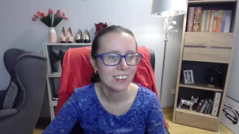 Lizzy online show from 11-13-25, 05:39