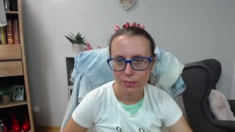Lizzy online show from 06-30-26, 04:35