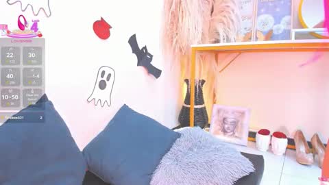 Lizzy  online show from 10-12-25, 05:06