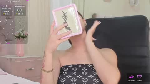 Snapshot of lizzyrossie chatting on 05-25-26, 09:43 Lizzy Rossie online show from 05-25-26, 09:43