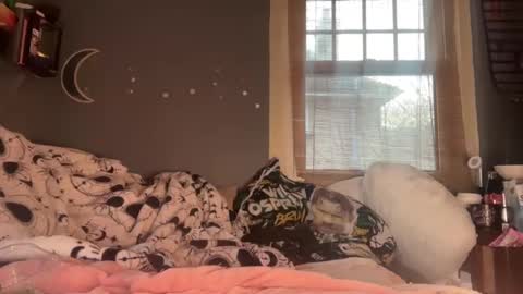 lizzybunny online show from 02-14-25, 05:03