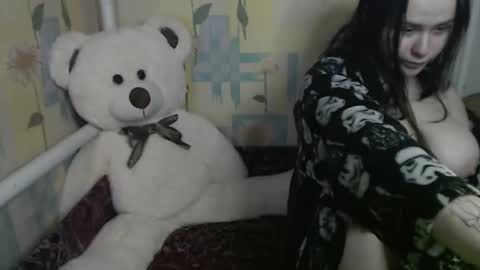 Snapshot of llevella chatting on 10-28-25, 09:46 Sevy online show from 10-28-25, 09:46