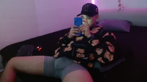 Snapshot of lliamm_2 chatting on 01-22-25, 03:31 lliamm 2 online show from 01-22-25, 03:31