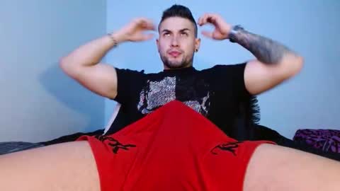 Snapshot of lliamm_2 chatting on 10-19-25, 03:40 lliamm 2 online show from 10-19-25, 03:40