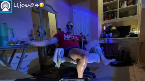 lljoey84 online show from 04-25-26, 05:43