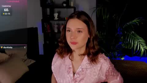 Snapshot of llkadream chatting on 03-05-25, 09:15 Arina online show from 03-05-25, 09:15