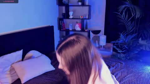 Snapshot of llkadream chatting on 03-12-25, 11:54 Arina online show from 03-12-25, 11:54