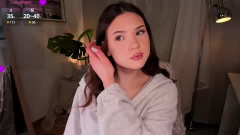 Snapshot of llkadream chatting on 12-04-25, 07:28 Arina online show from 12-04-25, 07:28