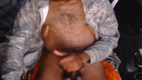 Snapshot of loaddropper187 chatting on 12-17-25, 05:02 MaskedGooner online show from 12-17-25, 05:02