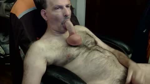 Snapshot of loades182025 chatting on 10-23-25, 02:11 loades182025 online show from 10-23-25, 02:11