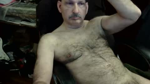 loades182025 online show from 01-18-26, 05:55